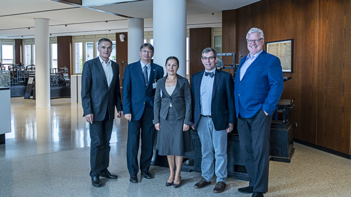 Koenig & Bauer sets up endowed chair at Ostwestfalen-Lippe University of Applied Sciences