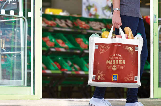 State-of the-art Digital Flexo technology delivers superior print quality for Aldi’s festive shopping bag