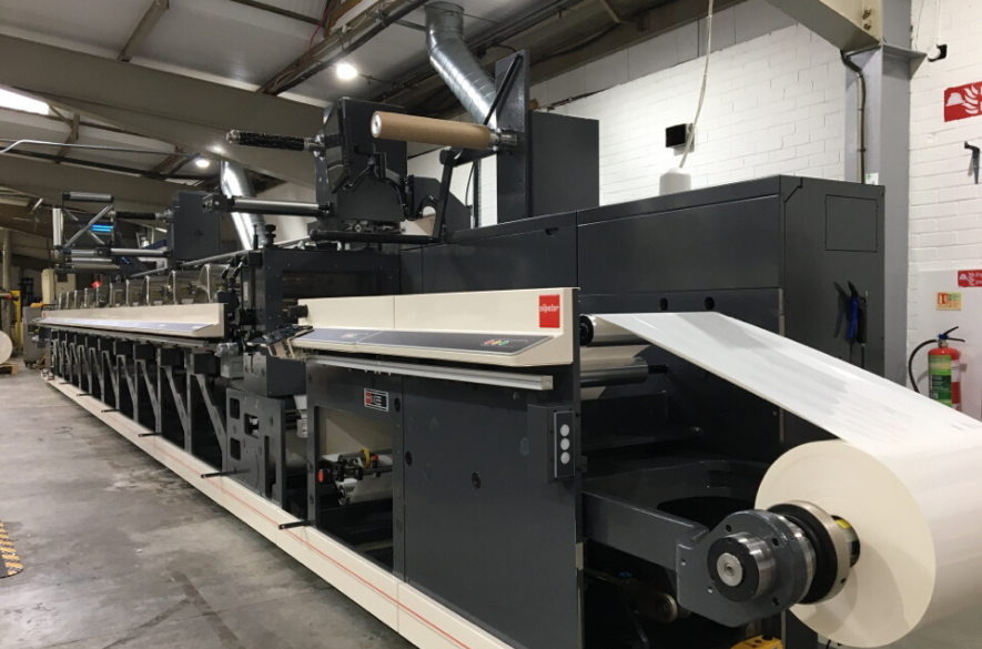 Macfarlane Labels invests in new printing press in response to customer and consumer demand
