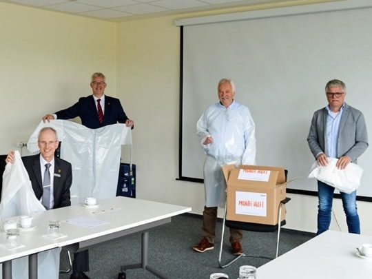 Mondi produces and donates protective medical gowns for key health care workers in Germany