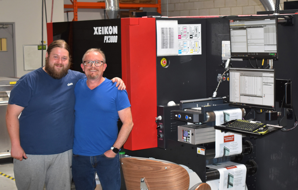 Combining UV inkjet and dry toner technology perfectly in a successful digital label printing business