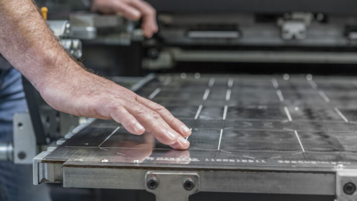 New whitepaper: Best creasing performance when diecutting paperboard
