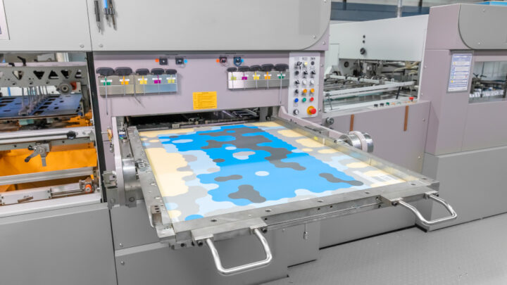 Reduced knife set-up times and optimum die-cutting pressure conditions: With digital zone levelling for folding carton and corrugated board applications