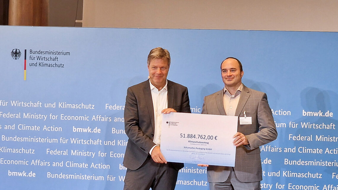 German Economic Affairs Minister Robert Habeck Grants €51 Million Climate Protection Funding to Schumacher Packaging German Economic Affairs Minister Robert Habeck Grants €51 Million Climate Protection Funding to Schumacher Packaging