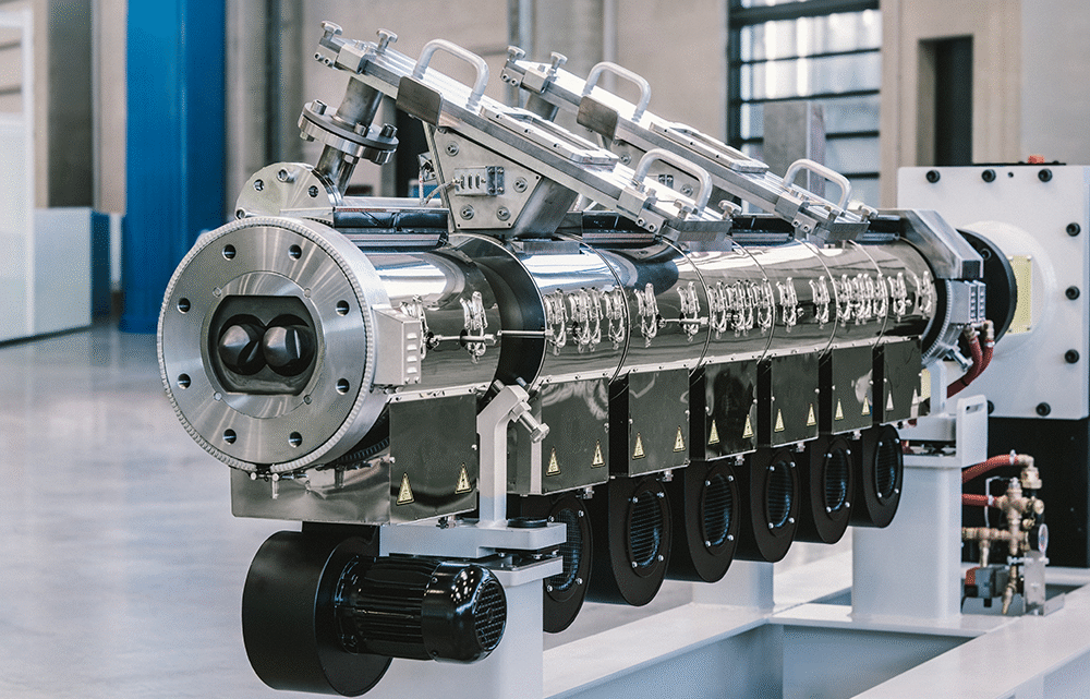 SML unveils new twin-screw extruder at K 2025